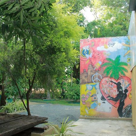 Traveler'S Haven Hostel At Colombo Intl Airport Katunayaka Екстериор снимка