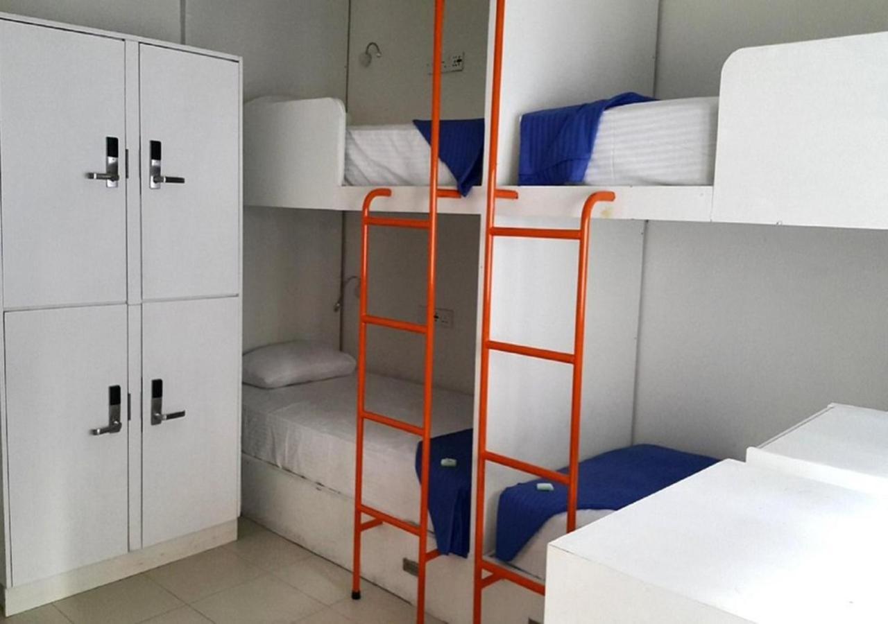 Traveler'S Haven Hostel At Colombo Intl Airport Katunayaka Екстериор снимка