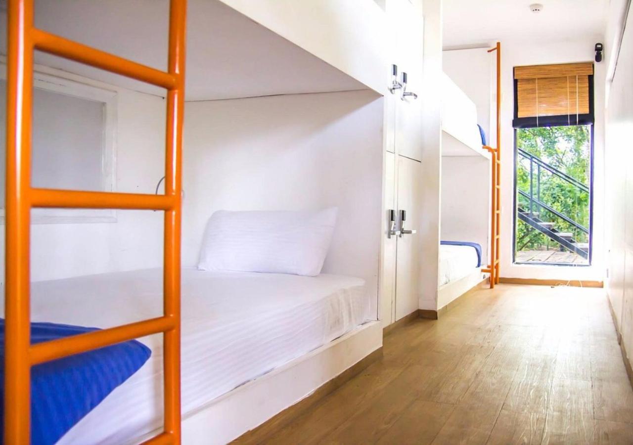 Traveler'S Haven Hostel At Colombo Intl Airport Katunayaka Екстериор снимка