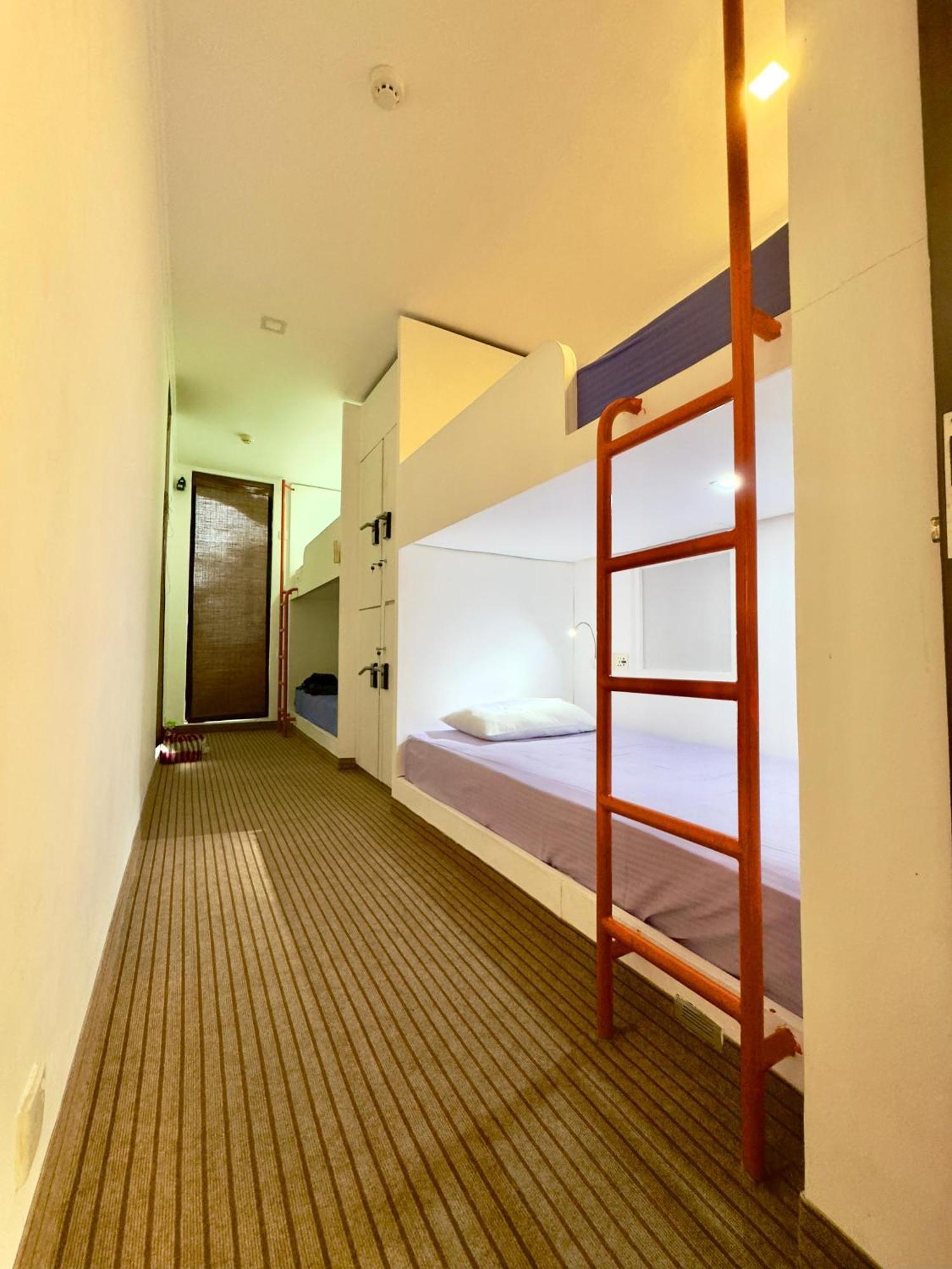 Traveler'S Haven Hostel At Colombo Intl Airport Katunayaka Екстериор снимка