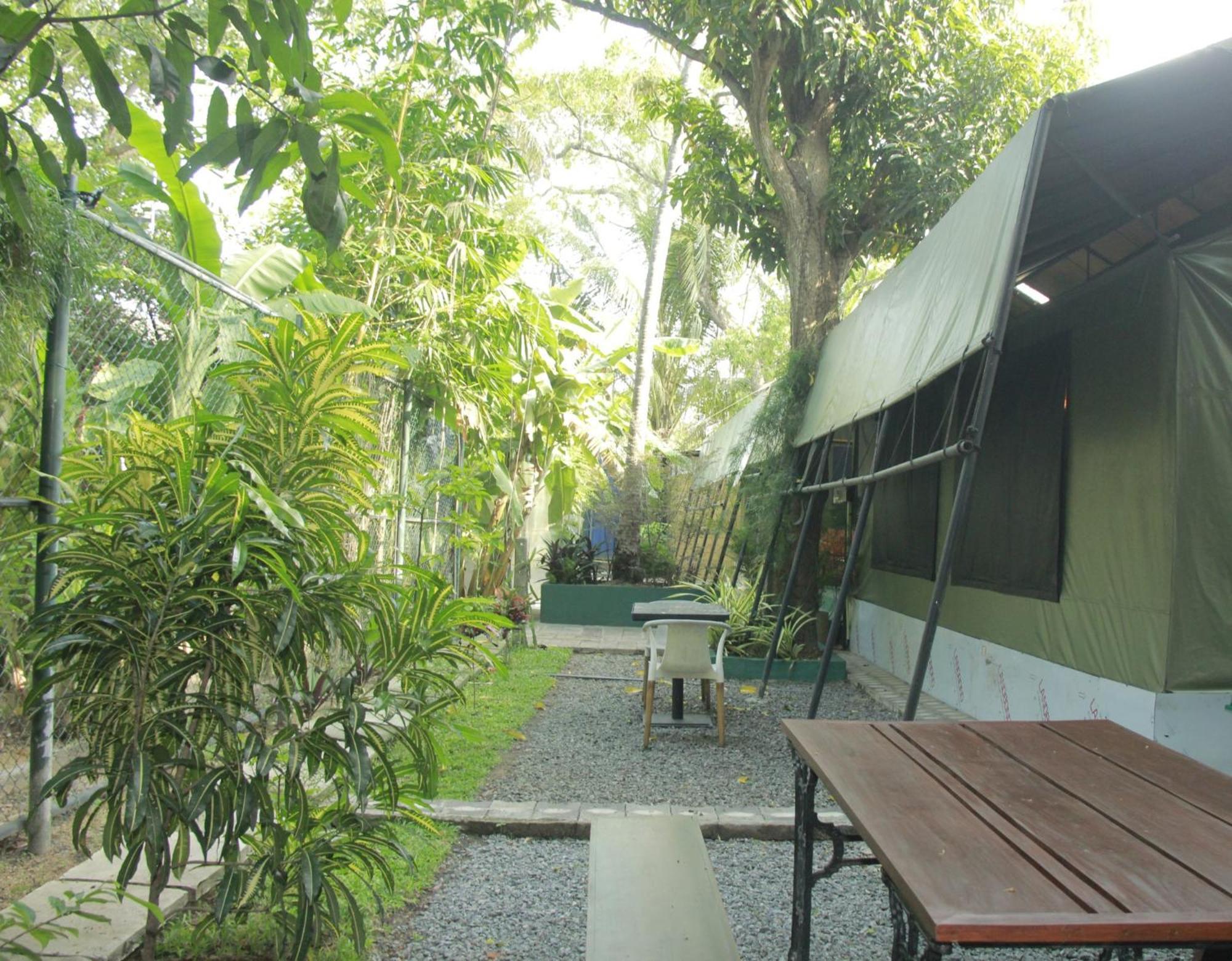 Traveler'S Haven Hostel At Colombo Intl Airport Katunayaka Екстериор снимка