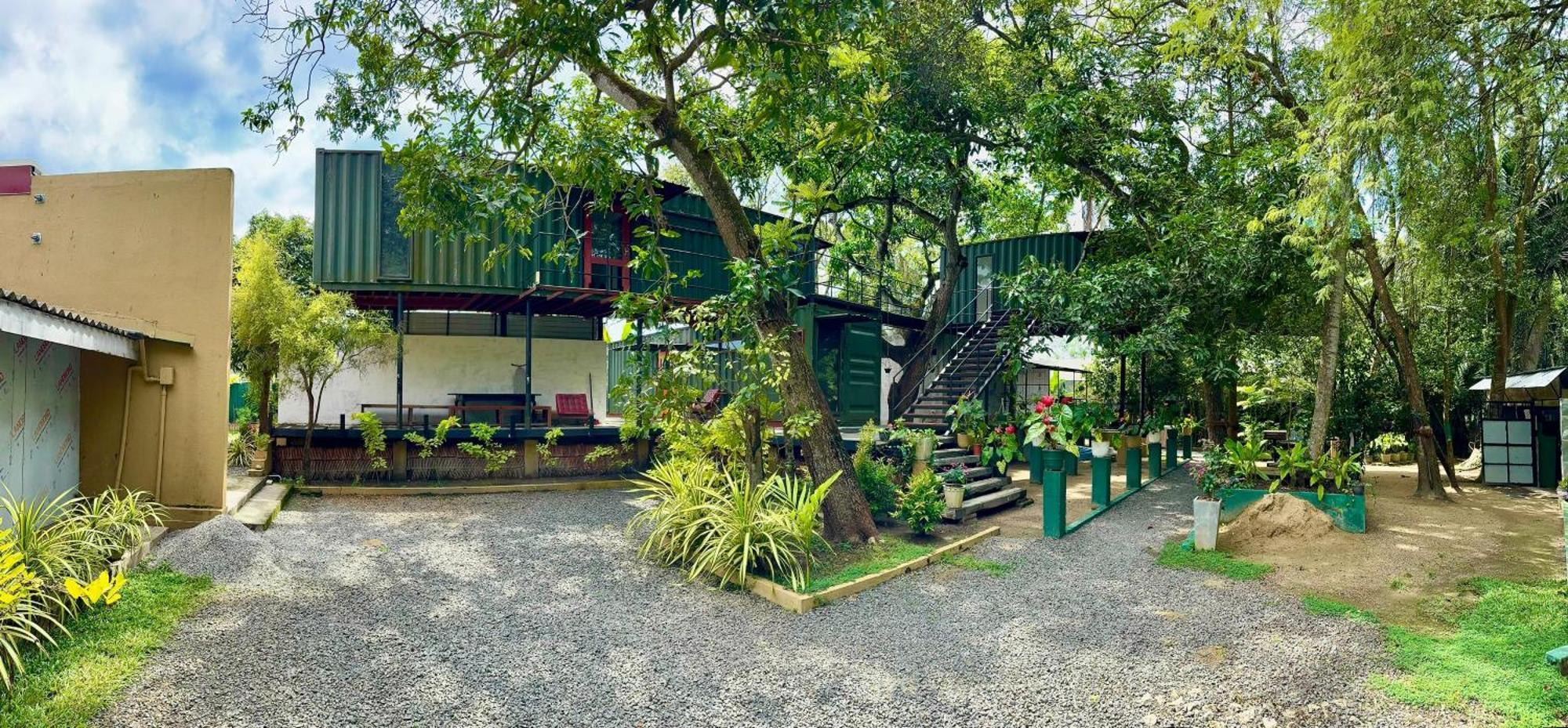 Traveler'S Haven Hostel At Colombo Intl Airport Katunayaka Екстериор снимка